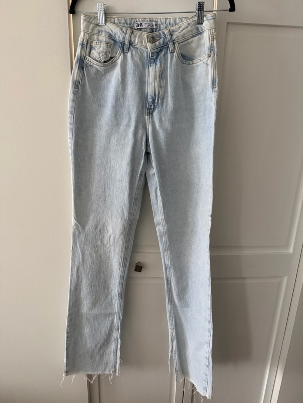 Zara Tall Light Wash Flare Jeans Size 4 Raw Hem Slit High Rise Long 34 Inseam